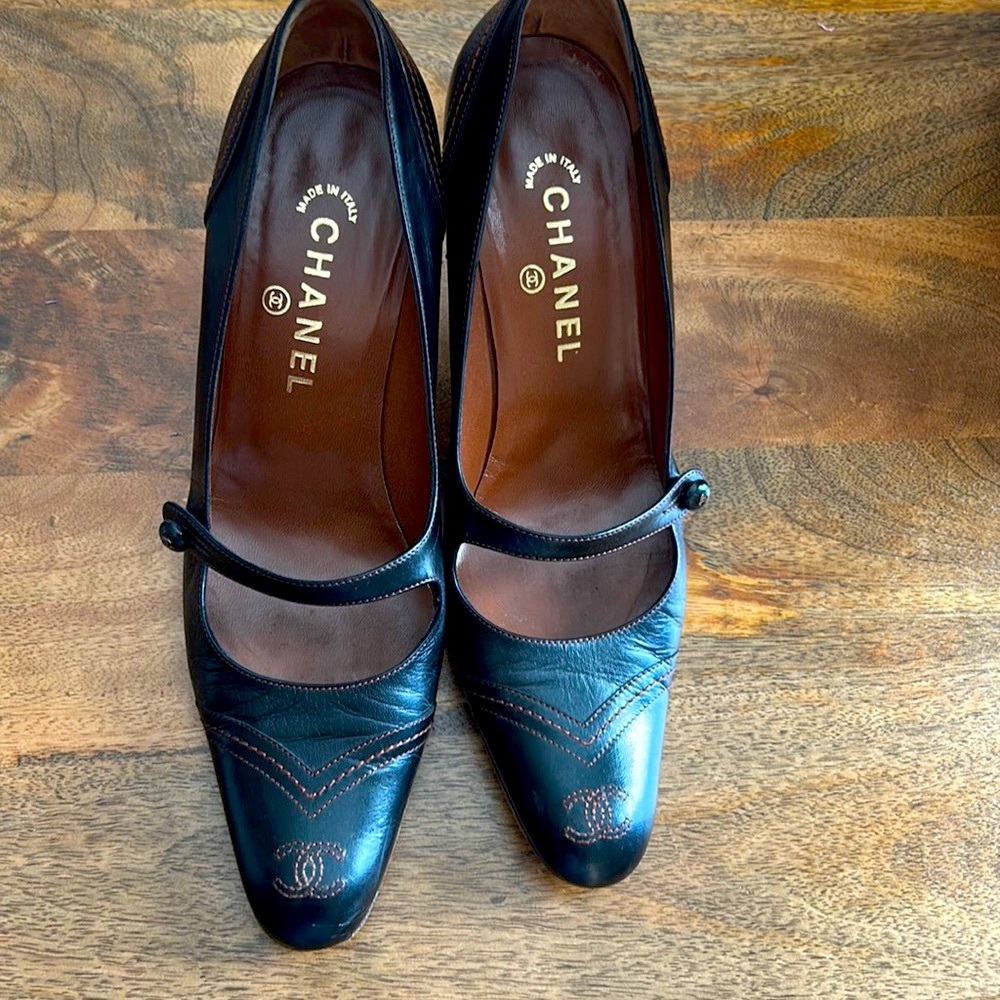 Chanel Mary Janes Ladies 9.5 Black with stitching CC logo at toe